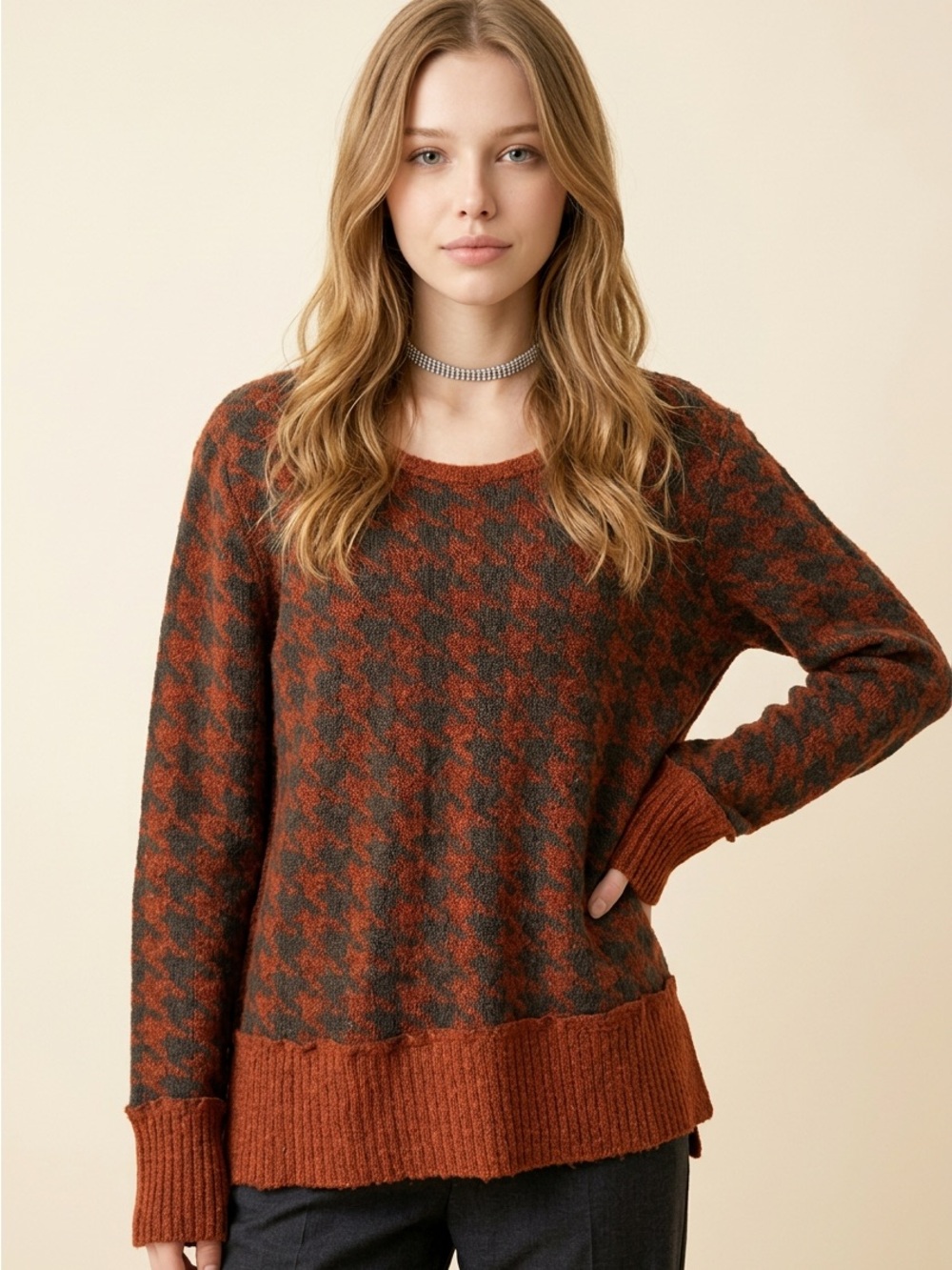 Houndstooth Crewneck Sweater in Rust and black